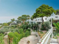 Magnfica villa surrounded by greenery with swimming pool and sea view - 35