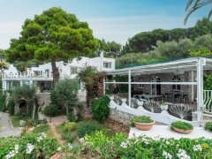 Magnfica villa surrounded by greenery with swimming pool and sea view - 1