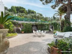 Magnfica villa surrounded by greenery with swimming pool and sea view - 12