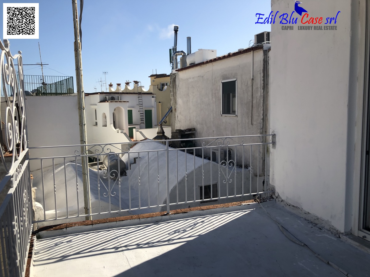 Stabile intero - Palazzo CAPRI vendita  Capri  Capri Edilblucase